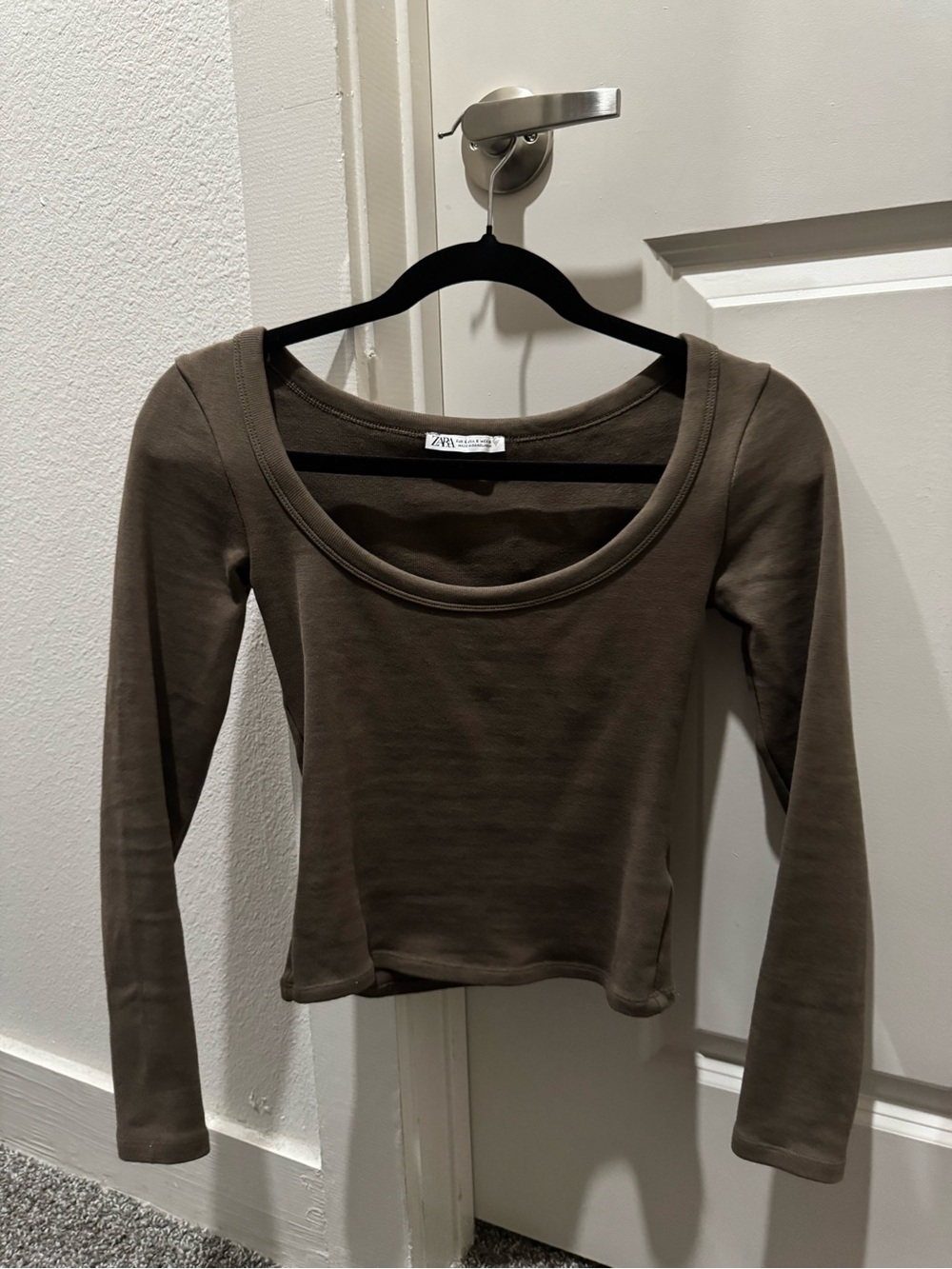 Zara Olive Scoop-Neck Long Sleeve Top